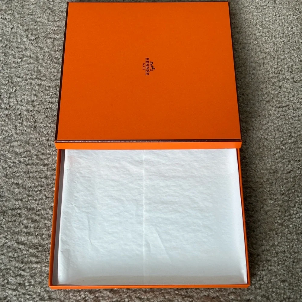 Hermes EMPTY Orange Box for Silk Scarf or Light weight gift - Picture 4 of 8
